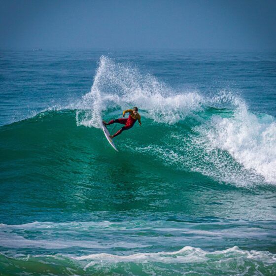 Edoardo Papa frontside carve